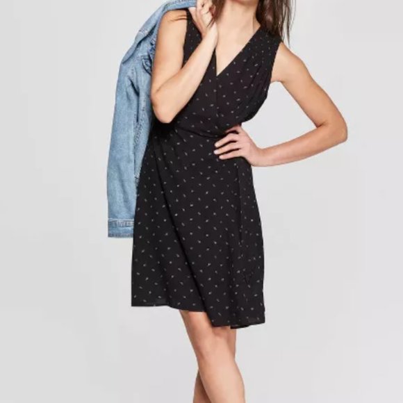 Universal Threads Summer Wrap Dress - Picture 1 of 6